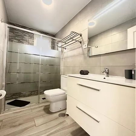 Mango Sorbet Super Central, 3 Desks, High Speed Internet, 3 Bedrooms And 2 Bathrooms Διαμέρισμα