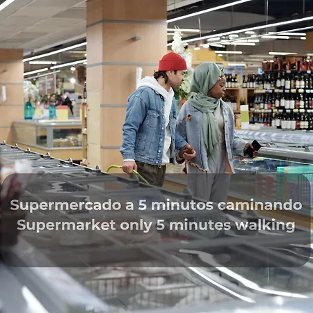 Mango Sorbet Super Central, 3 Desks, High Speed Internet, 3 Bedrooms And 2 Bathrooms *