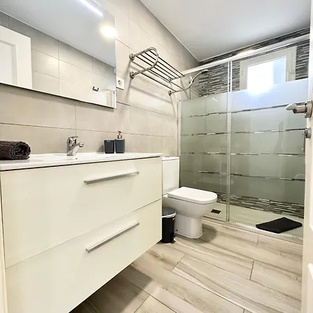 Mango Sorbet Super Central, 3 Desks, High Speed Internet, 3 Bedrooms And 2 Bathrooms Corralejo