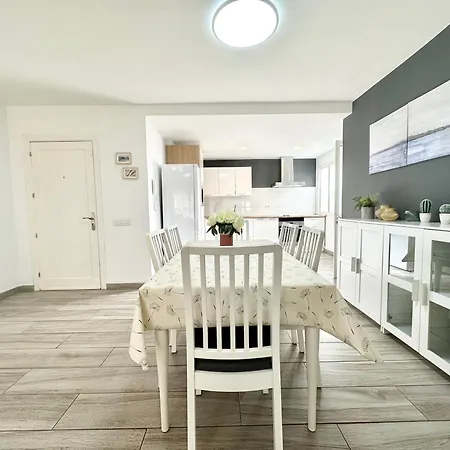 Mango Sorbet Super Central, 3 Desks, High Speed Internet, 3 Bedrooms And 2 Bathrooms * コラレホ