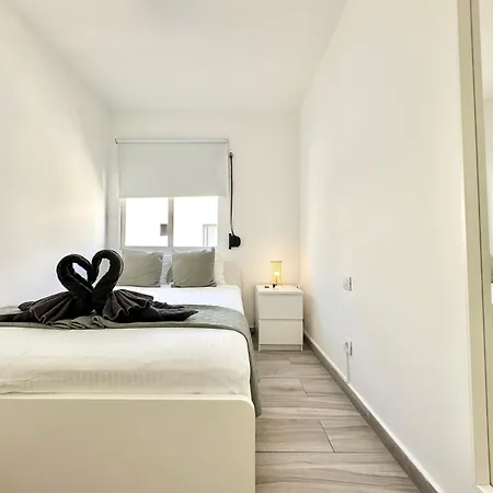 Mango Sorbet Super Central, 3 Desks, High Speed Internet, 3 Bedrooms And 2 Bathrooms Corralejo