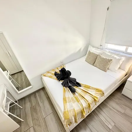 Mango Sorbet Super Central, 3 Desks, High Speed Internet, 3 Bedrooms And 2 Bathrooms 아파트 *