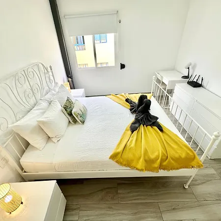 Mango Sorbet Super Central, 3 Desks, High Speed Internet, 3 Bedrooms And 2 Bathrooms 아파트 코라레호