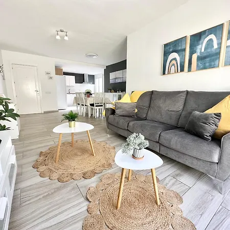 Апартаменты Mango Sorbet Super Central, 3 Desks, High Speed Internet, 3 Bedrooms And 2 Bathrooms *