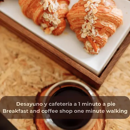 Mango Sorbet Super Central, 3 Desks, High Speed Internet, 3 Bedrooms And 2 Bathrooms 아파트