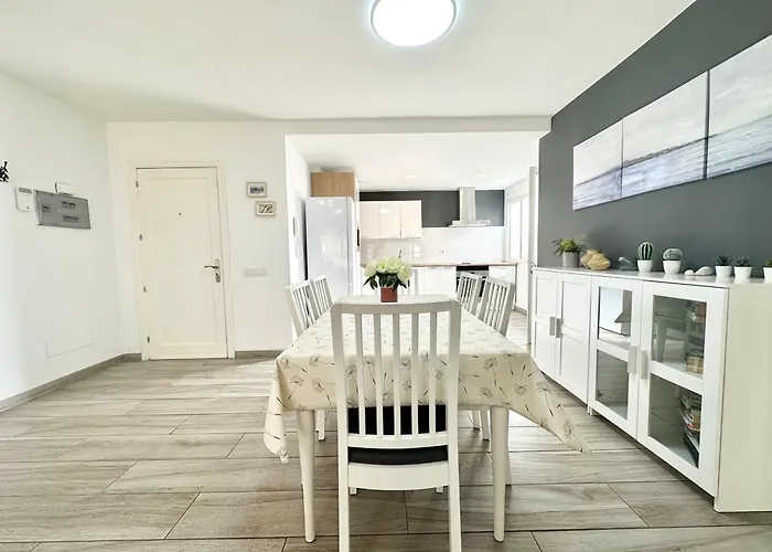 Mango Sorbet Súper Central, 3 Desks, High Speed Internet, 3 Bedrooms&2 Bathrooms * Corralejo